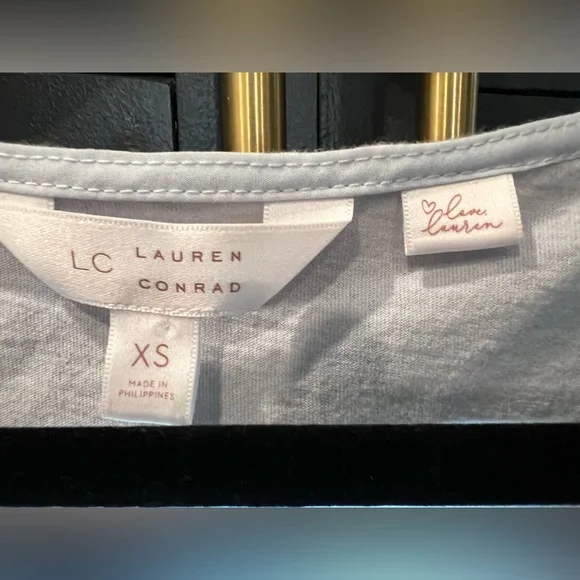LC Lauren Conrad light baby blue swiss dot short sleeve top Size XS - Picture 2 of 5